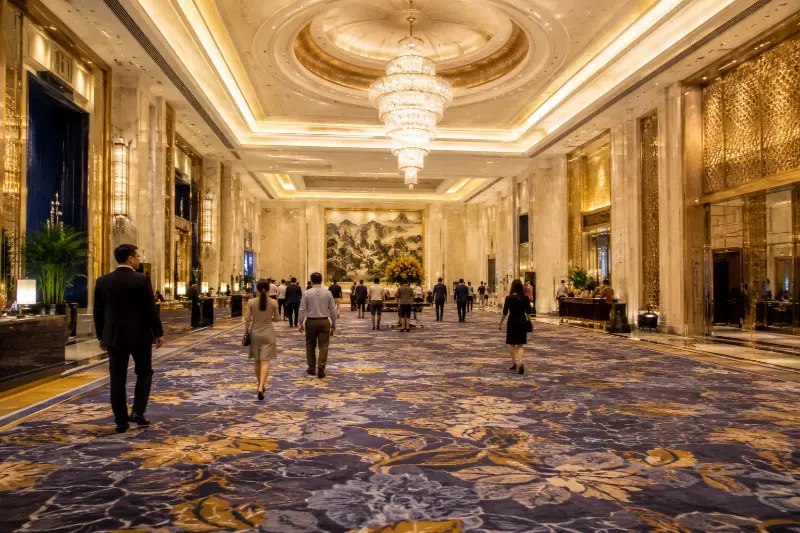 Bagaimana untuk Membersihkan Permaidani Broadloom Hotel?